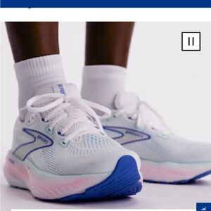 Brooks Women’s Glycerin 22 Sneakers